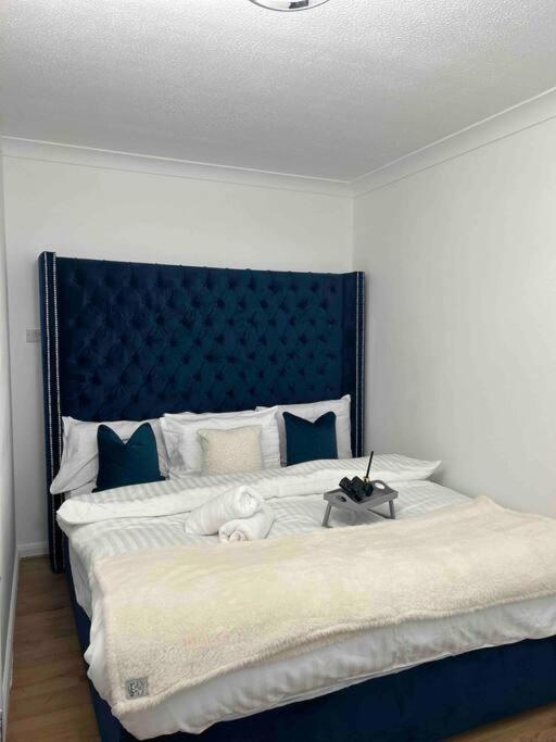 Luxury Superkingsize Bed In * London